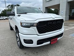 2026 Ram 1500 EXPRESS CREW CAB 4X2 5'7 BOX Pickup