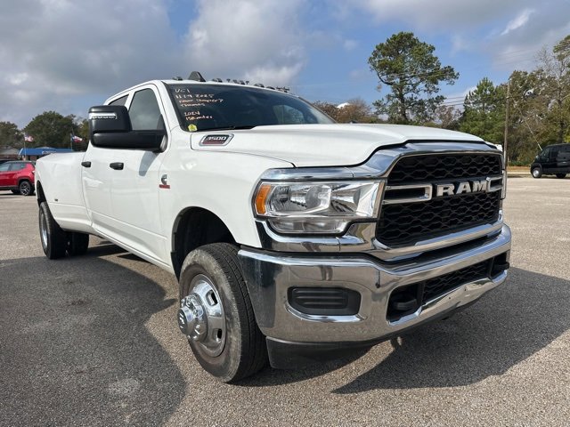 2024 Ram 3500 Tradesman photo 2