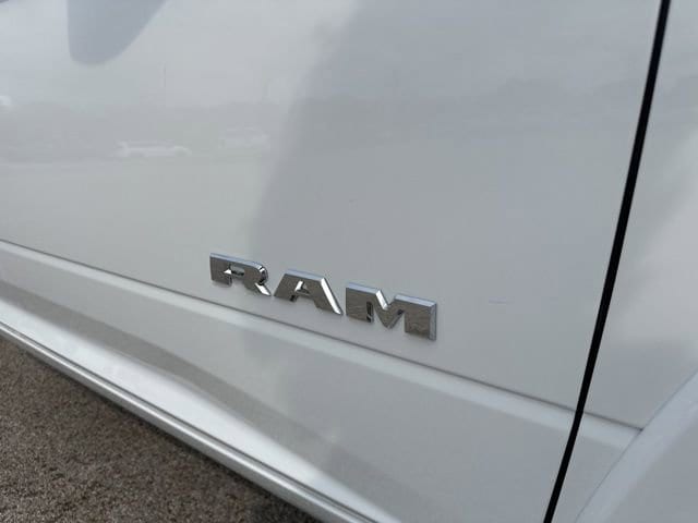 2026 RAM 3500 Chassis Big Horn - Photo 44
