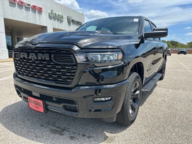 New 2026 Ram 1500 EXPRESS CREW CAB 4X4 5'7 BOX