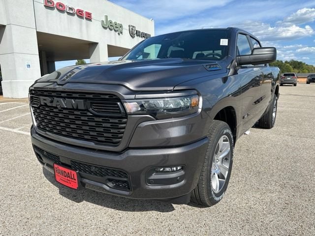 New 2026 Ram 1500 EXPRESS CREW CAB 4X2 5'7 BOX