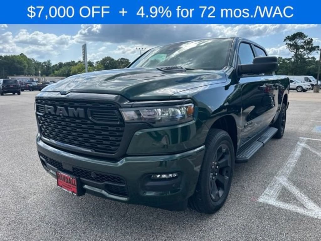 New 2026 Ram 1500 EXPRESS CREW CAB 4X4 5'7 BOX Pickup