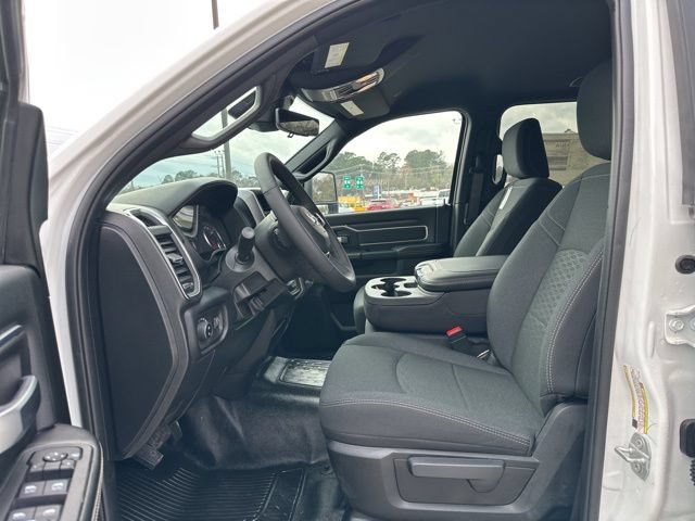 2026 RAM 3500 Chassis Big Horn - Photo 9