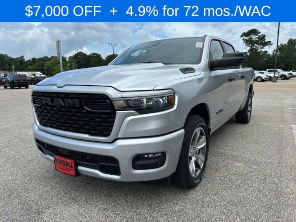 New 2026 Ram 1500 EXPRESS CREW CAB 4X2 5'7 BOX Pickup