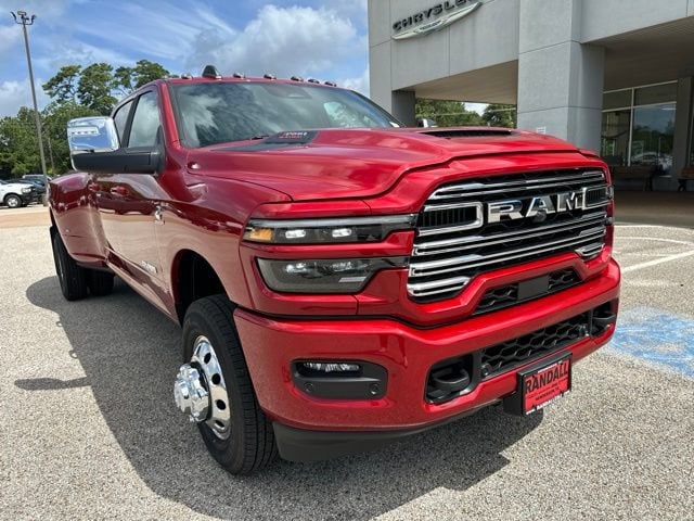 New 2026 Ram 3500 LARAMIE CREW CAB 4X4 8' BOX