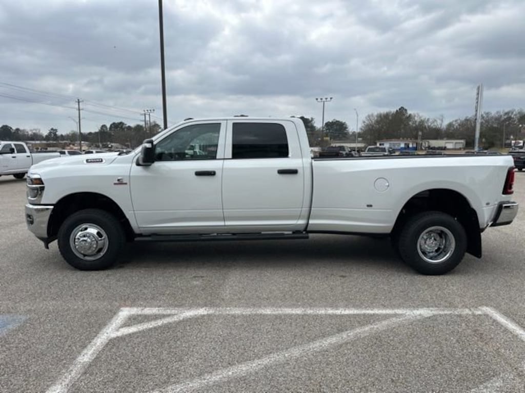 New 2026 Ram 3500 TRADESMAN CREW CAB 4X4 8' BOX Pickup