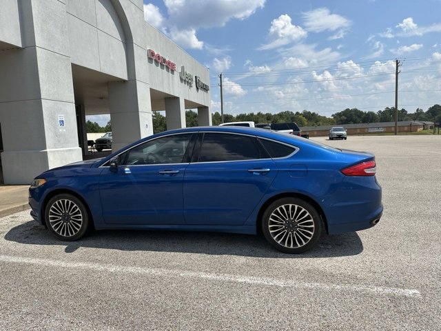 2017 Ford Fusion SE photo 2