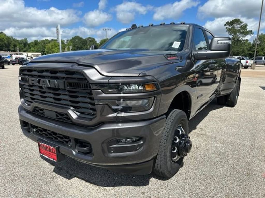 New 2026 Ram 3500 LONE STAR CREW CAB 4X4 8' BOX Pickup