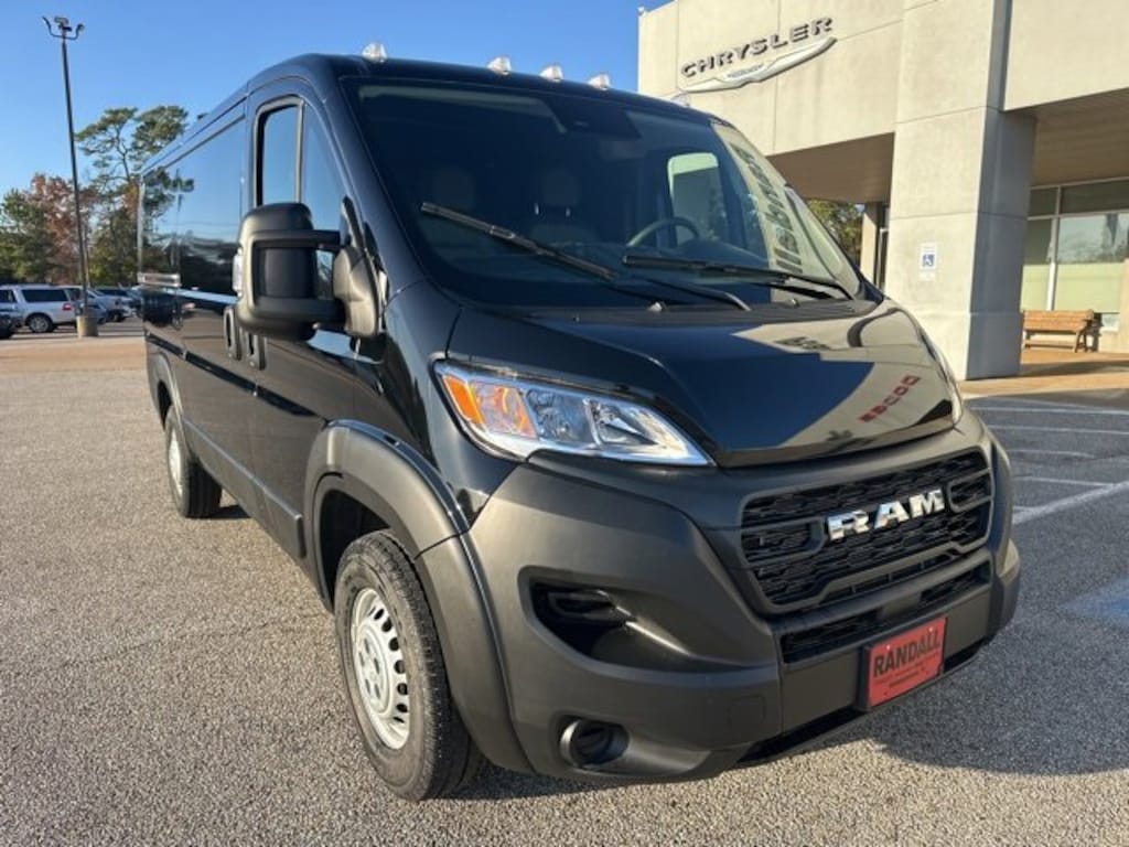 New 2026 Ram ProMaster PROMASTER 1500 TRADESMAN CARGO VAN LOW ROOF 136' W Cargo Van