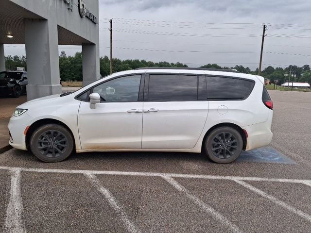 2021 Chrysler Pacifica Touring L's photo