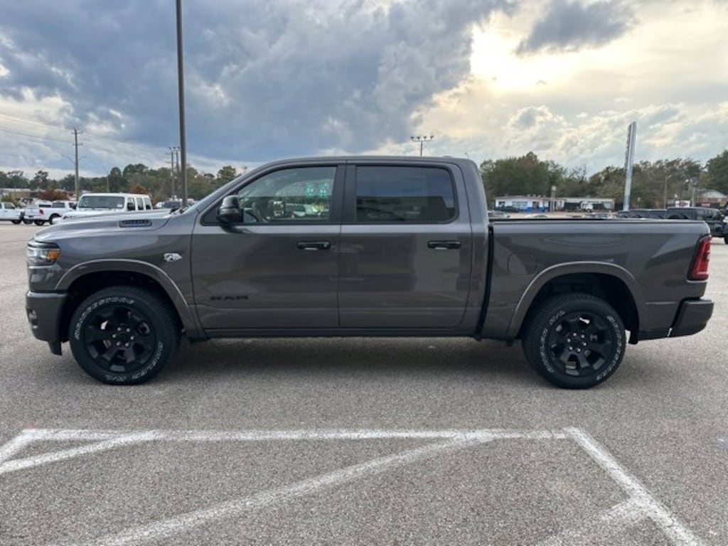 New 2026 Ram 1500 LONE STAR CREW CAB 4X4 5'7 BOX Pickup