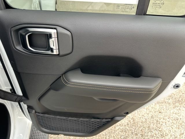 2026 Jeep Wrangler 4-Door Sahara - Photo 44