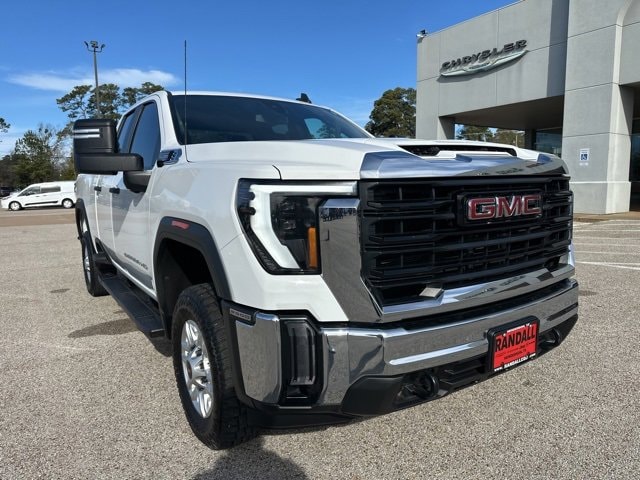 2024 GMC Sierra Base's photo