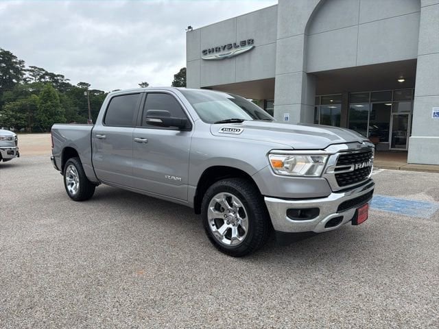 2022 RAM 1500 Big Horn/Lone Star 4x4 Crew Cab 5'7's photo