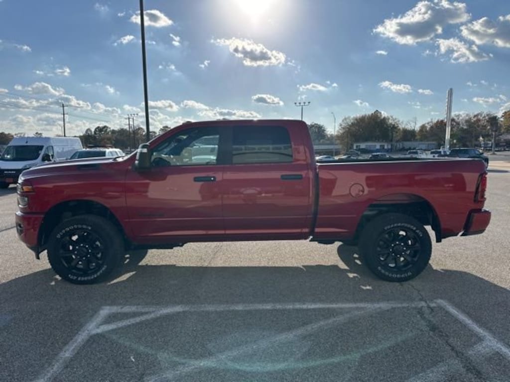 New 2026 Ram 2500 LONE STAR CREW CAB 4X4 6'4 BOX Pickup