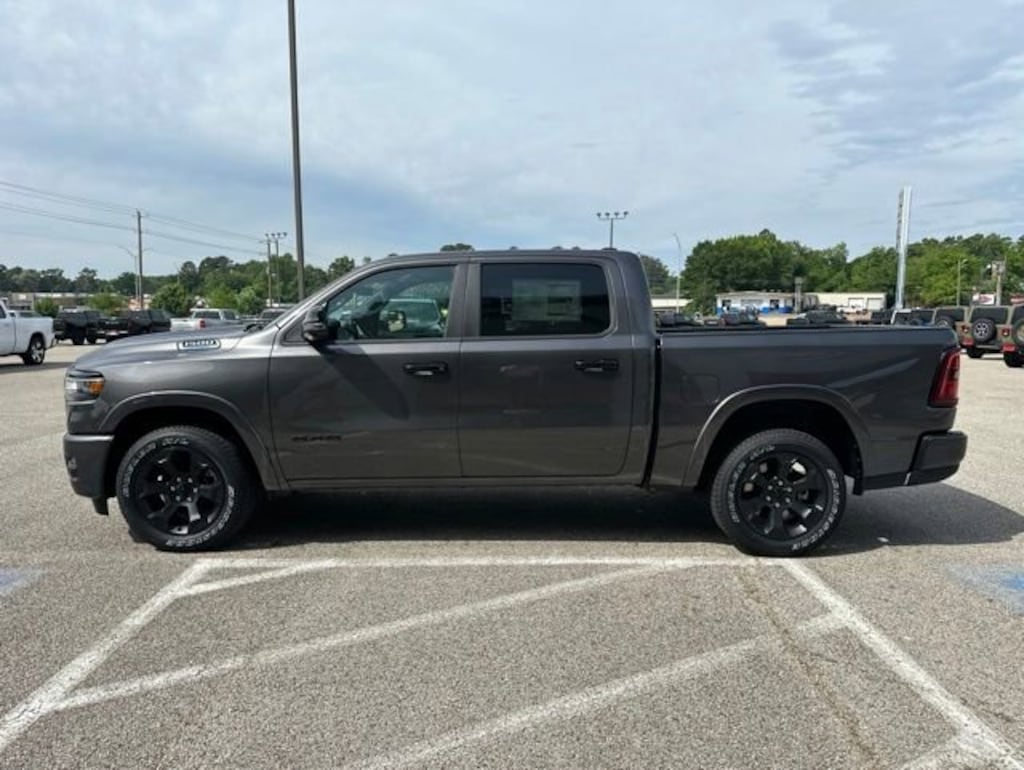 New 2026 Ram 1500 LONE STAR CREW CAB 4X2 5'7 BOX Pickup