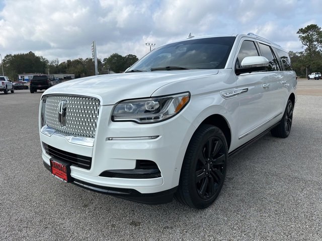 2023 Lincoln Navigator L Reserve photo 3