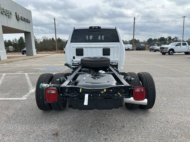2026 RAM 3500 Chassis Big Horn - Photo 6