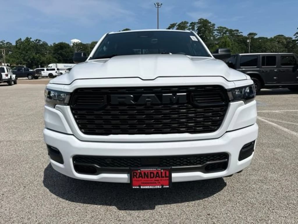 New 2026 Ram 1500 EXPRESS CREW CAB 4X2 5'7 BOX Pickup