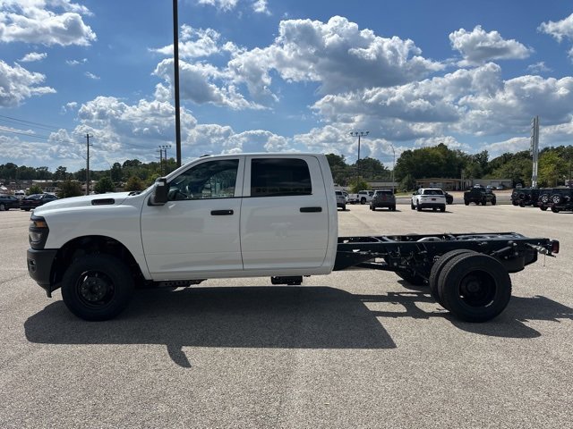 2026 Ram 3500 Tradesman photo 4