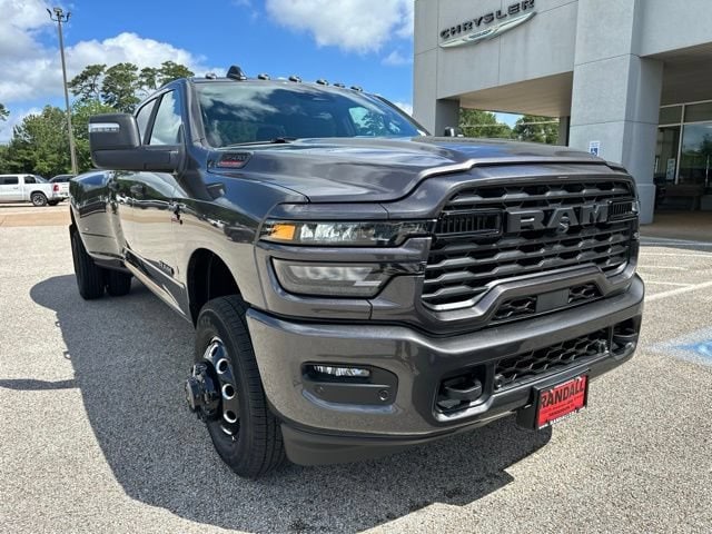 New 2026 Ram 3500 LONE STAR CREW CAB 4X4 8' BOX