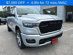 2026 Ram 1500 EXPRESS CREW CAB 4X2 5'7 BOX Pickup