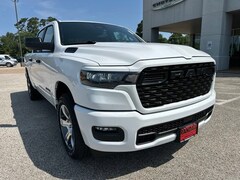 2026 Ram 1500 EXPRESS CREW CAB 4X2 5'7 BOX Pickup