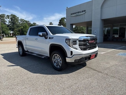 2022 GMC Sierra 1500 SLT 4WD Crew Cab 147 SLT
