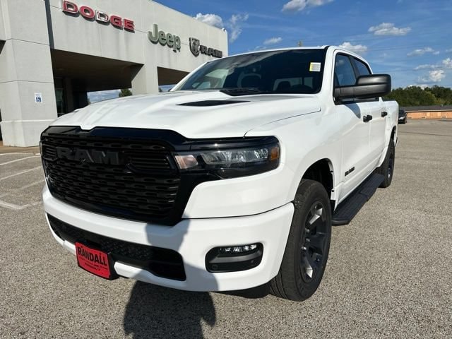 New 2026 Ram 1500 EXPRESS CREW CAB 4X4 5'7 BOX