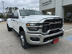 2026 Ram 3500 TRADESMAN CREW CAB 4X4 8' BOX Pickup
