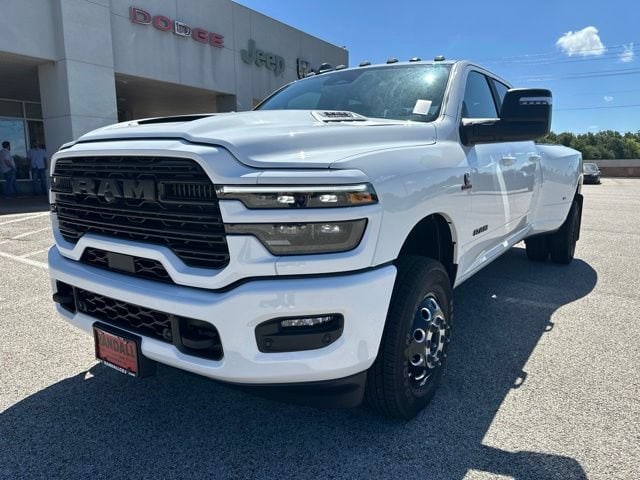 New 2026 Ram 3500 LARAMIE CREW CAB 4X4 8' BOX