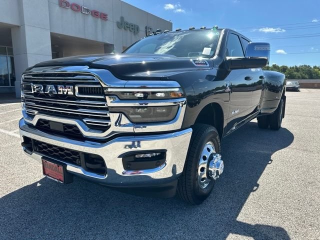 New 2026 Ram 3500 LARAMIE CREW CAB 4X4 8' BOX