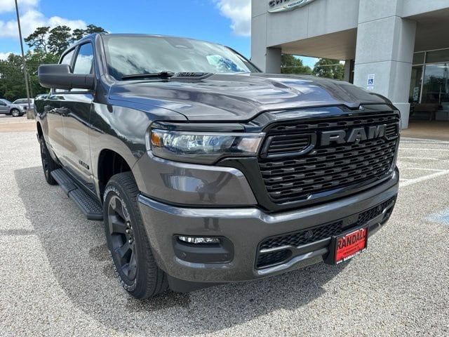 New 2026 Ram 1500 EXPRESS CREW CAB 4X4 5'7 BOX