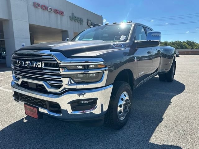 New 2026 Ram 3500 LARAMIE CREW CAB 4X4 8' BOX