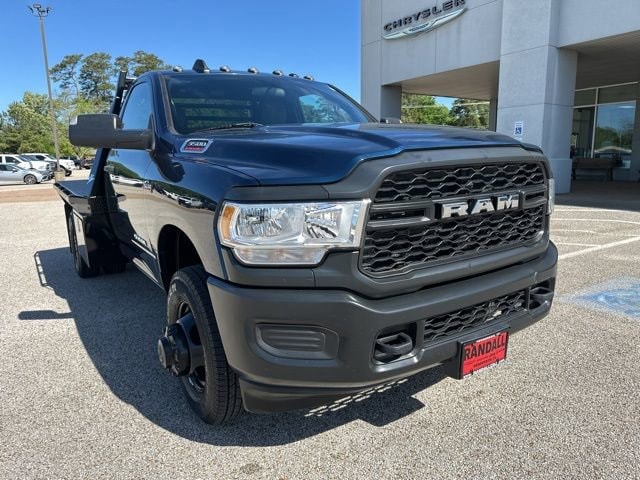 2022 RAM 3500 Tradesman 4X4 Regular Cab SWB DRW's photo