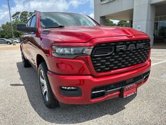 2026 Ram 1500 EXPRESS CREW CAB 4X2 5'7 BOX Pickup