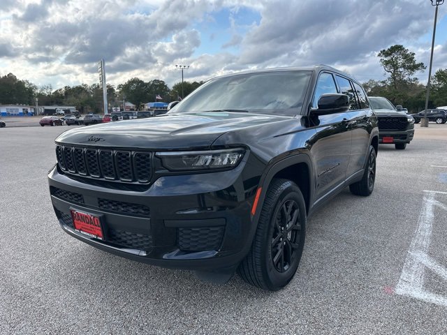 2024 Jeep Grand Cherokee Altitude photo 3