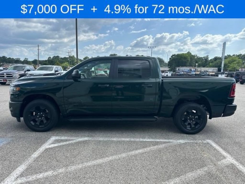 New 2026 Ram 1500 EXPRESS CREW CAB 4X4 5'7 BOX Pickup