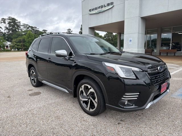 2022 Subaru Forester Touring's photo