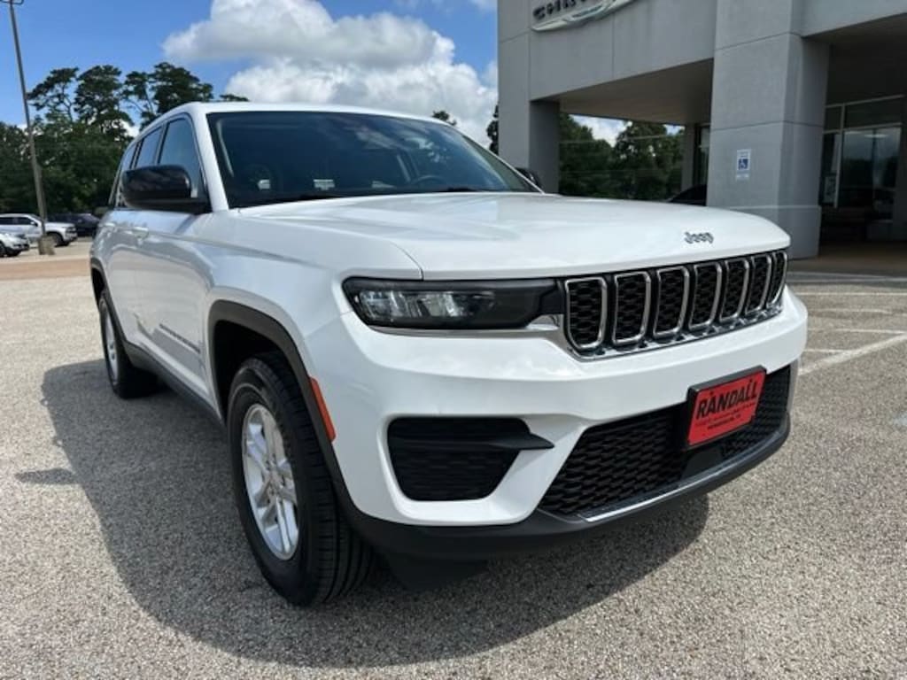 Used 2024 Jeep Grand Cherokee Laredo Laredo 4x2