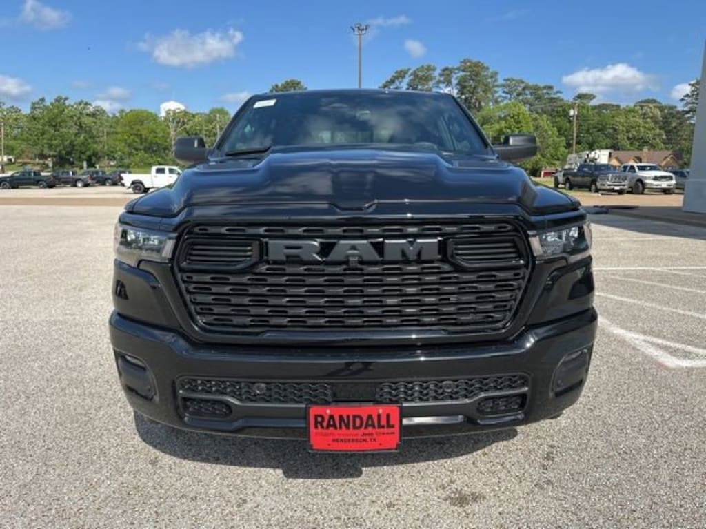 New 2026 Ram 1500 EXPRESS CREW CAB 4X4 5'7 BOX Pickup