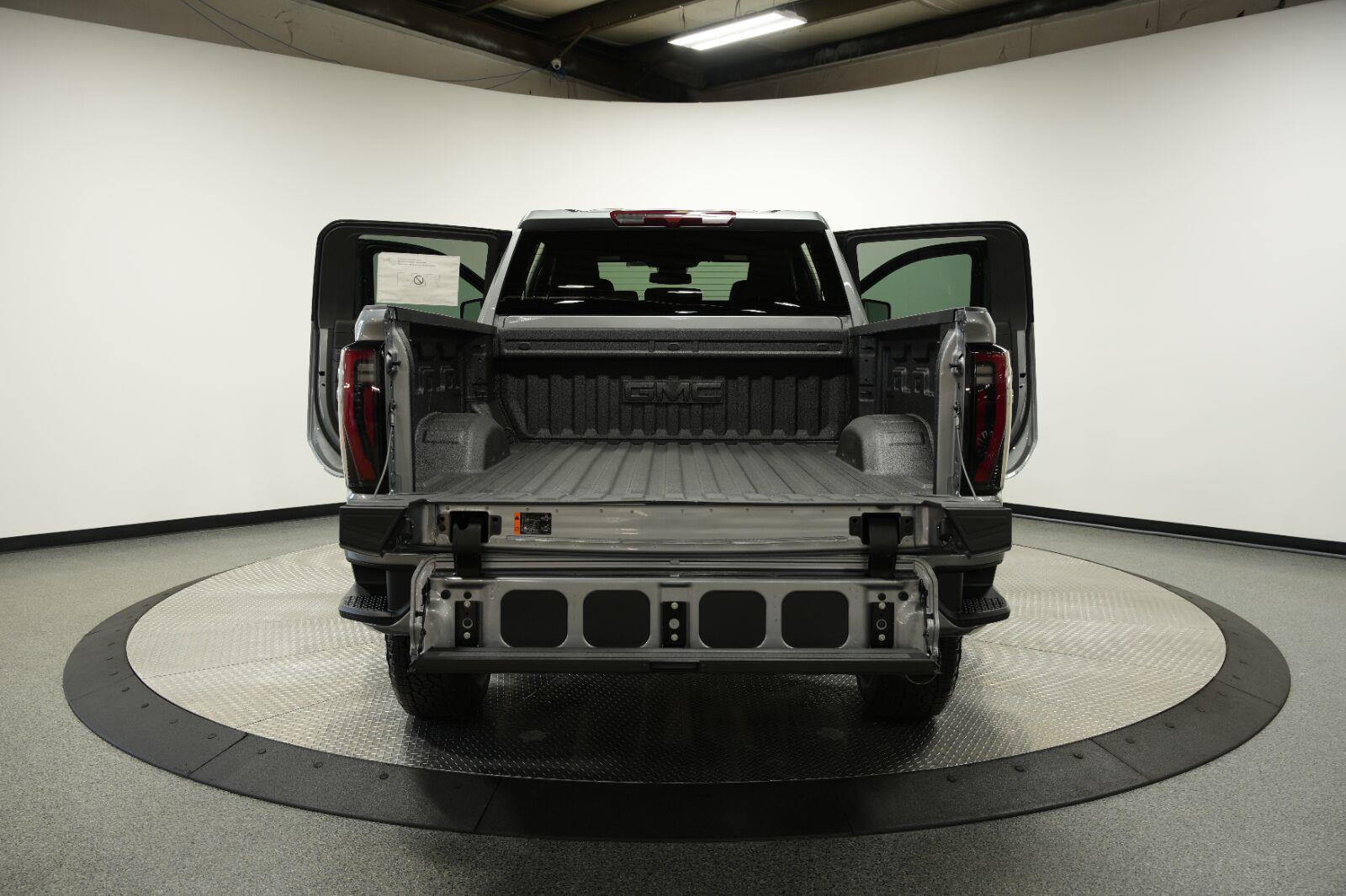 2026 GMC Sierra 2500HD AT4 - Photo 14
