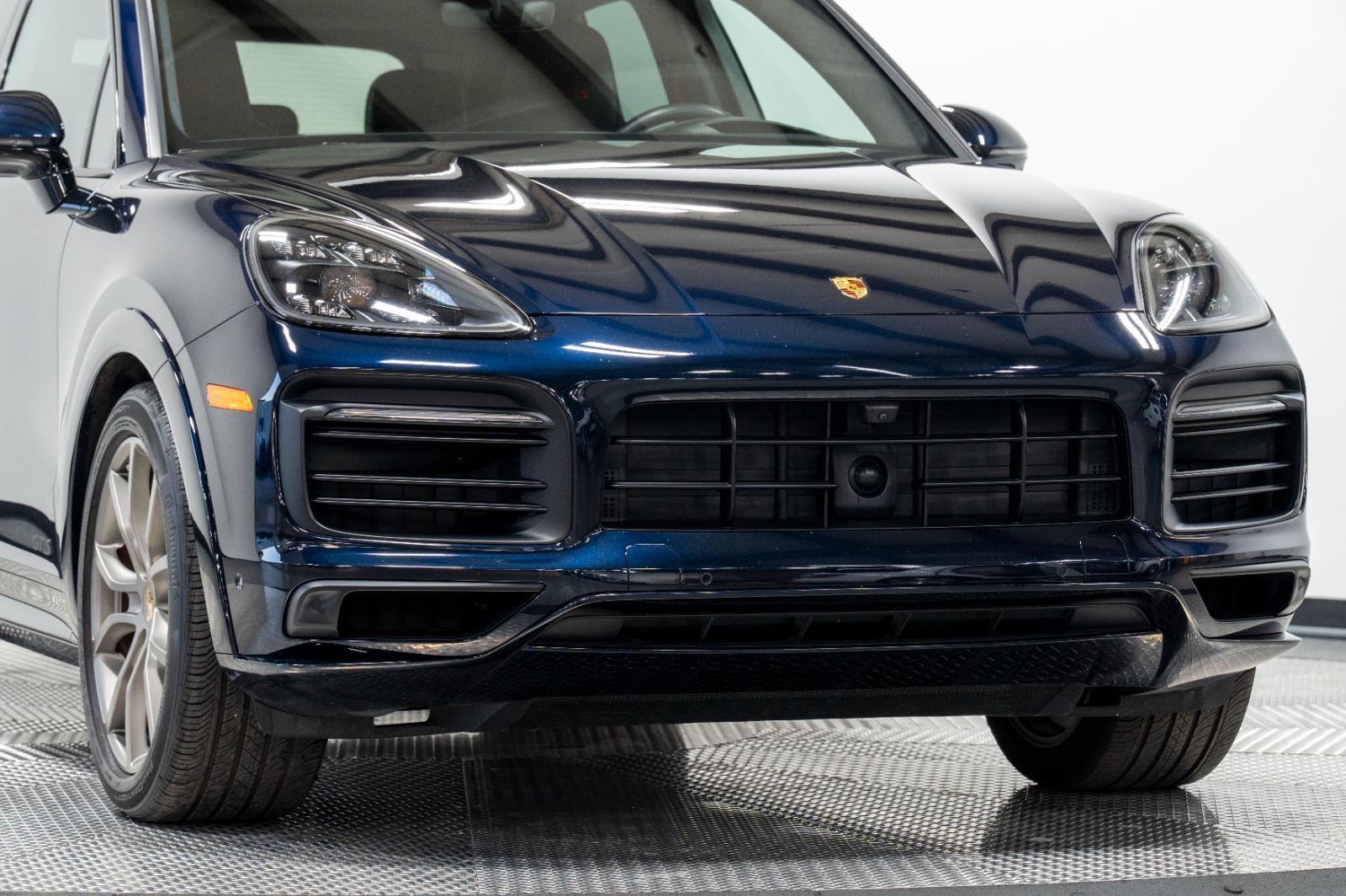 2022 Porsche Cayenne GTS photo 3