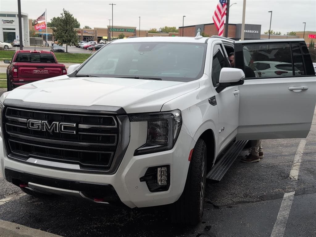 Used 2023 GMC Yukon XL AT4 SUV