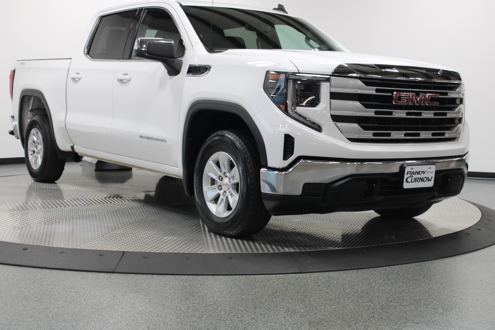 2024 Gmc Sierra 1500 SLE photo 3