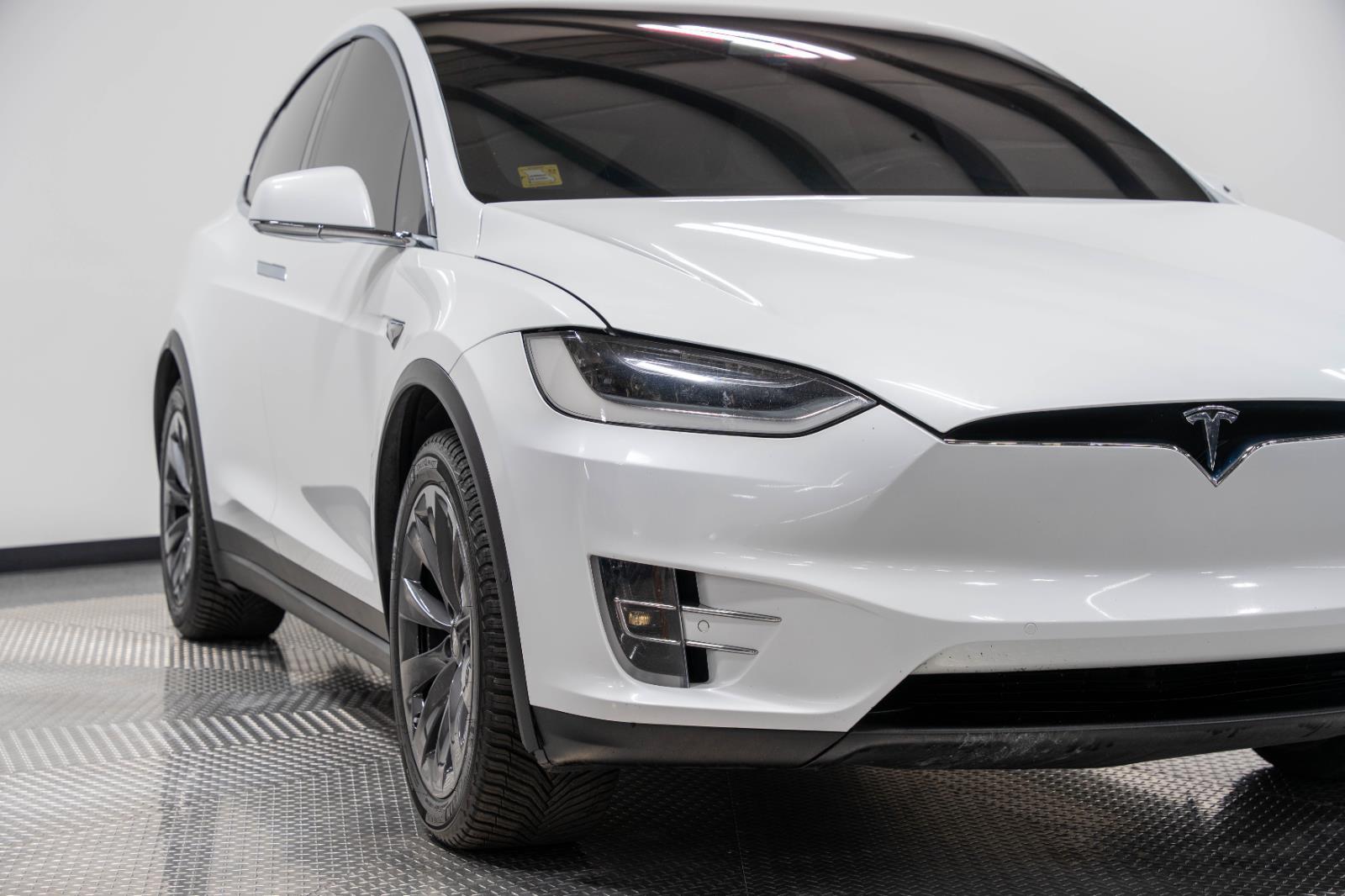 2018 Tesla Model X 75D photo 2