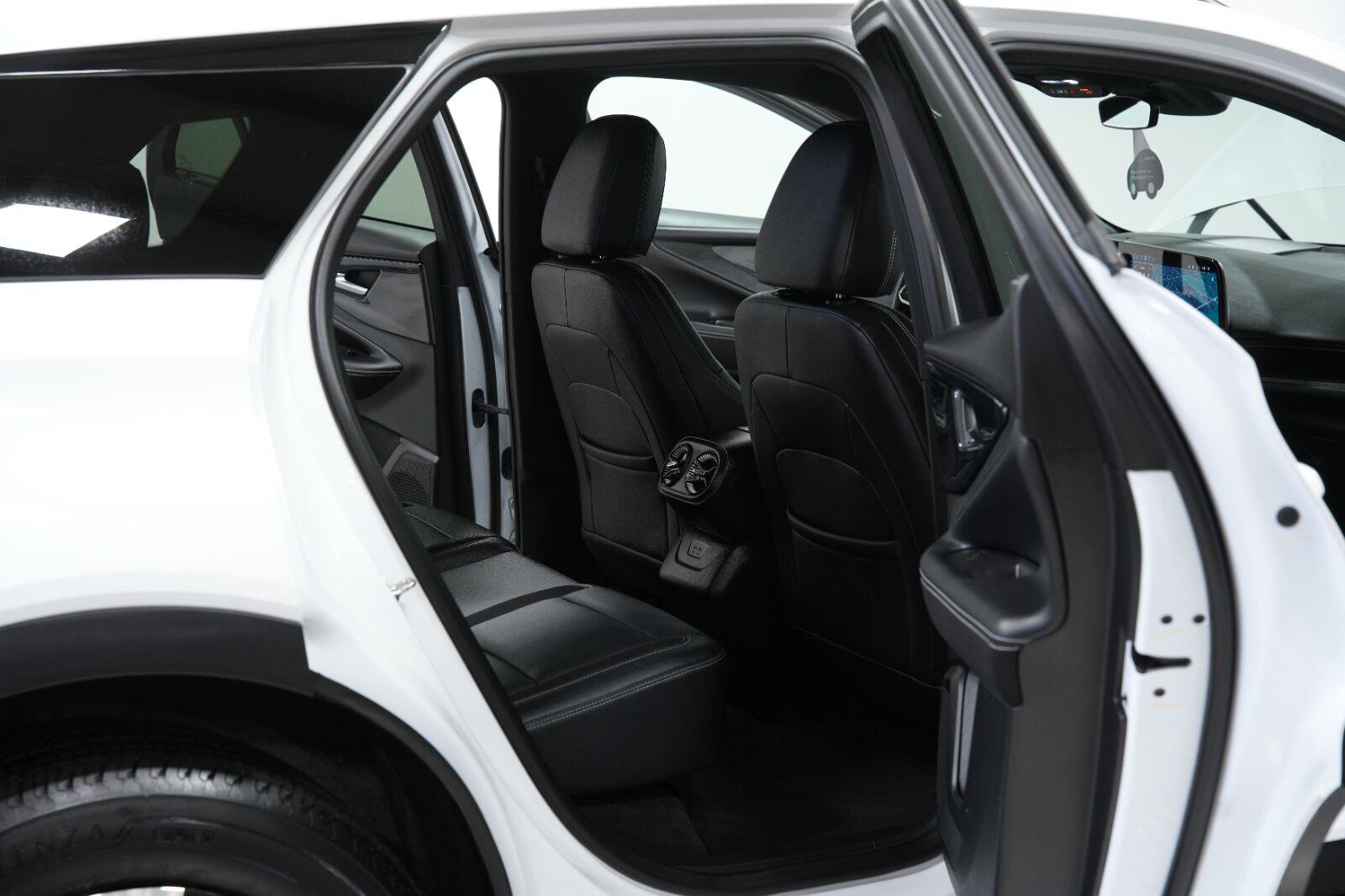2024 Chevrolet Blazer EV LT - Photo 14