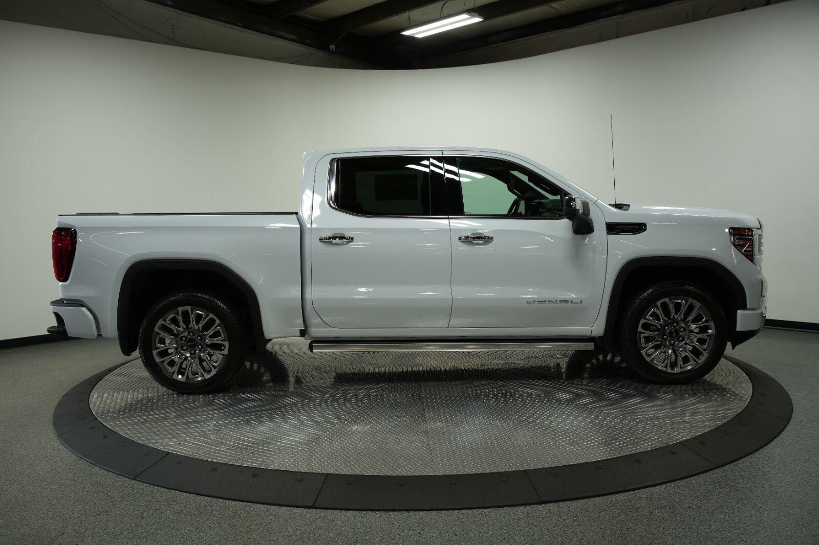 2026 GMC Sierra 1500 Denali Ultimate - Photo 12