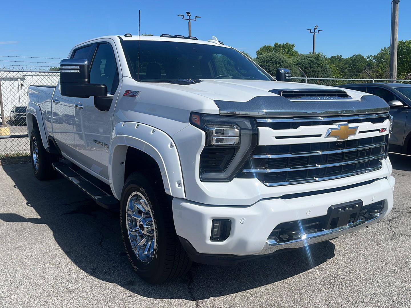Used 2024 Chevrolet Silverado 2500HD LTZ with VIN 1GC4YPEY2RF411489 for sale in Kansas City