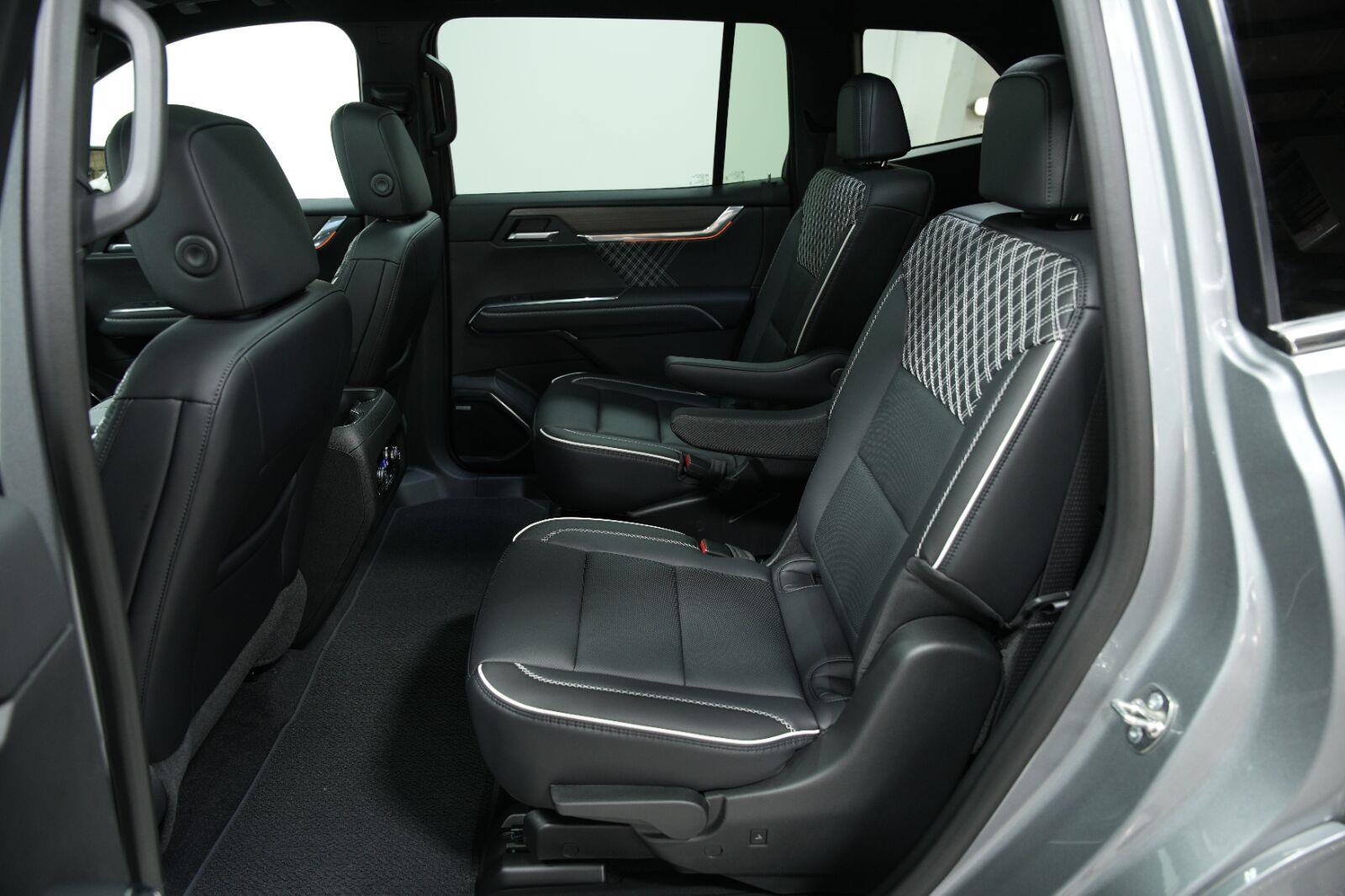 2026 GMC Acadia Denali - Photo 30